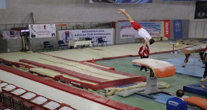 Bolu’da, Türkiye Artistik-Trampolin Cimnastik Şampiyonası başladı