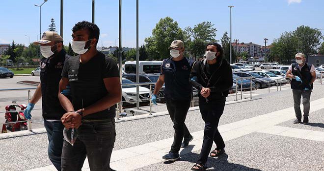 Bolu’da yakalanan 3 DEAŞ şüphelisi adliyeye sevk edildi