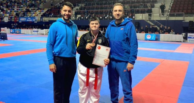 Bolu'nun ilk para-karate sporcusu bronz madalya kazandı