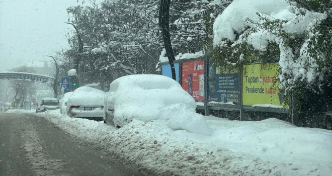 Bolu'yu kar esir aldı: 'Hiç kimse panik yapmasın'