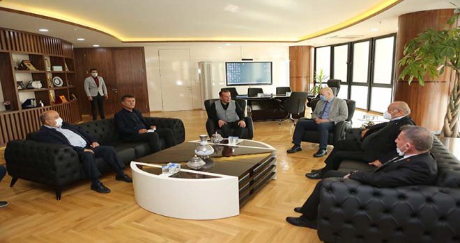 CHP’nin önde gelen isimleri Başkan Özcan’ı ziyaret etti