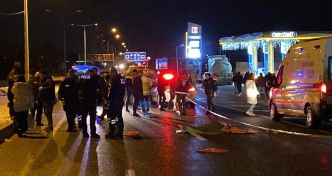 D-100 kara yolunda karşıya geçmek isteyen yaya, 2 otomobilin çarpması sonucu hayatını kaybetti