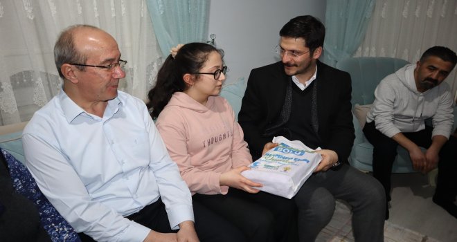 Demirkol Türkiye Birincisini Evinde Ziyaret etti. 