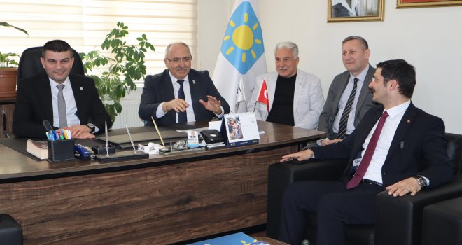 Demirkol’dan Örnek Davranış: Siyasi Rakiplerine Nezaket Ziyareti 