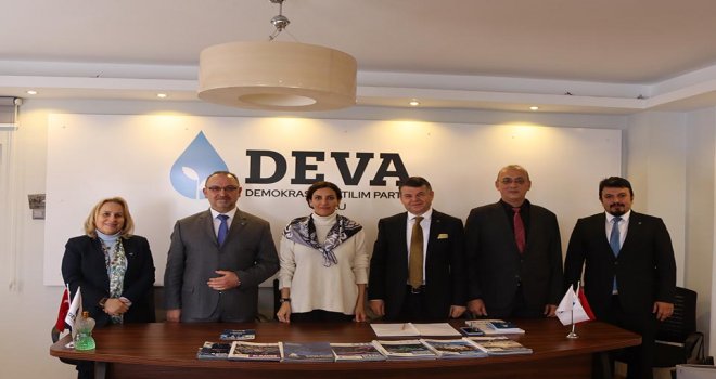 Deva Partisi Genel Başkan yardımcısı Evrim Rızvanoğlu; ‘ Dünya’da siyaset bilimi derslerine girecek kadar özel bir şey yaptığımızı söyleyebilirim.’