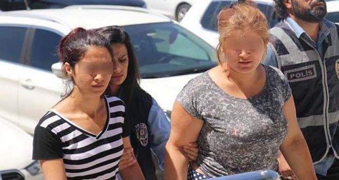 Dilcilik yöntemiyle evlere giren hırsızlar yakayı ele verdi