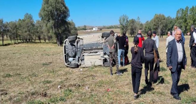 Direksiyon başında kalp krizi geçiren sürücü tarlaya uçtu: 1 ölü