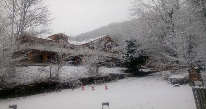 Doğa harikası Yedigöller beyaz örtü ile kaplandı