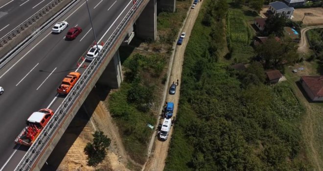 Doktorun cansız bedeni viyadüğün altında bulundu 