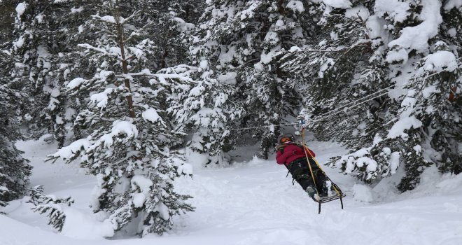 Dondurucu soğukta kurtarma tatbikatı nefes kesti