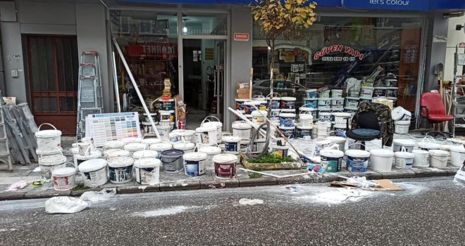 Düzce'de depremin izleri siliniyor