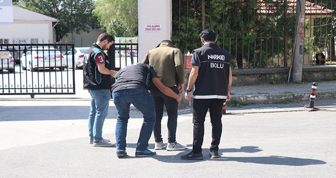 Eğitim yılının ilk gününde okul çevrelerinde uyuşturucu uygulaması yapıldı 
