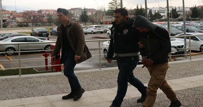 Egzoz hırsızı adliyeye sevkedildi