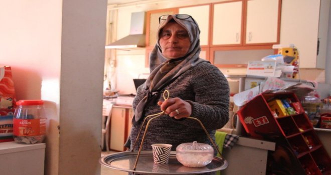 Emekçi kadın 8 yıldır kahvehane işleterek geçimini sağlıyor