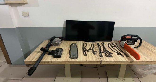 Evde buldukları her şeyi çaldılar: 2 tutuklama