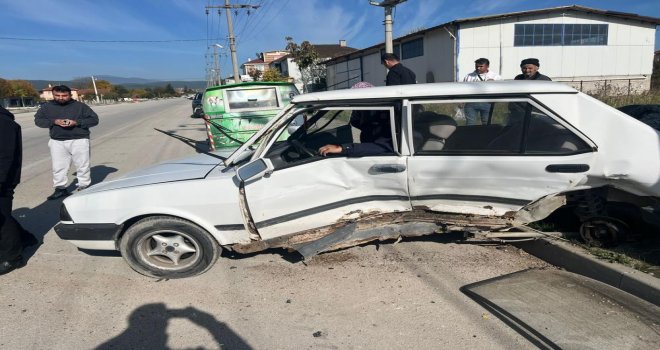 Feci kazada araç hurdaya döndü: 2 yaralı....