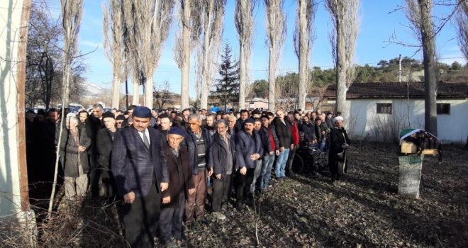 Feci kazada can veren kadın, gözyaşlarıyla toprağa verildi