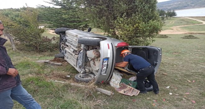 Gölköy'de kontrolden çıkan otomobil devrildi: 2 yaralı