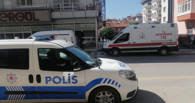 Haber alamadıkları arkadaşlarını evinde ölü buldular....