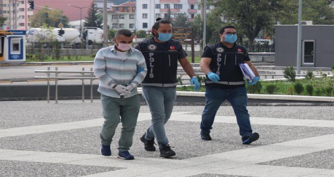 İç çamaşırında eroinle yakalanan sanığa 12 yıl 6 ay hapis ile 25 bin lira adli para cezası