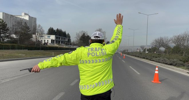 İhbarlı kırmızı ışık denetimi sürücülere göz açtırmadı