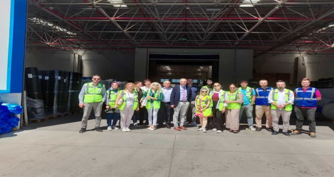 İstanbul Teknik Yönetim Kurulu Başkanı Macit Tanyol,  Bolu'da yeni açtığı fabrikada basın mensuplarıyla bir araya geldi