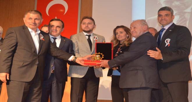 İZZET BAYSAL SOSYAL SORUMLULUK ÖDÜLÜNÜN SAHİBİ AHMET KAHRAMAN OLDU