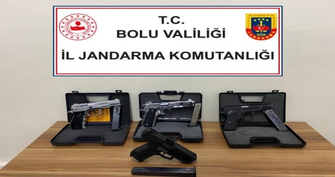 Jandarma ekiplerinin şok uygulamasına takıldılar: 4 ruhsatsız tabanca ele geçirildi