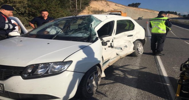 Kamyonla otomobil çarpıştı: 1 yaralı.....