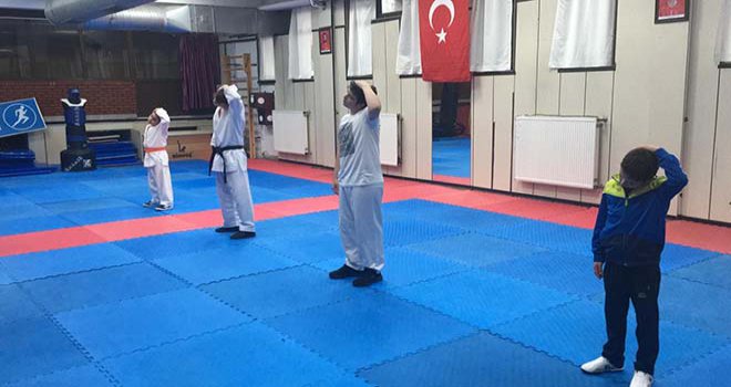 KARATE YAZ OKULLARI TEDBİRLER DÂHİLİNDE BAŞLADI