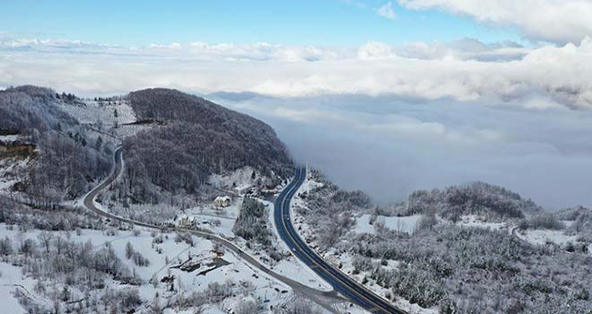 Karla kaplı Bolu Dağı’nın havadan görüntüsü büyüledi