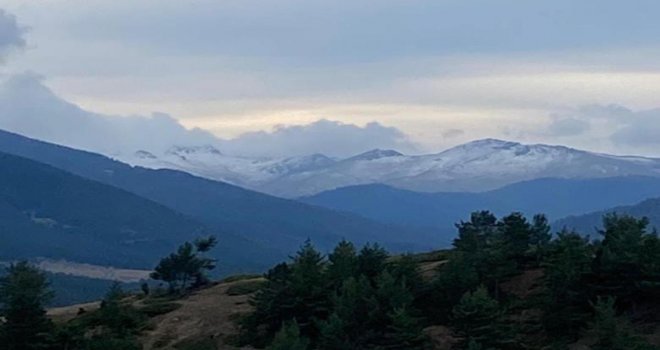 Köroğlu Dağları’na mevsimin ilk karı düştü