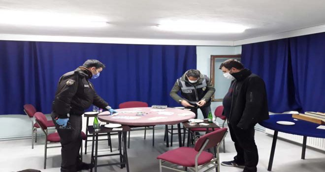 Kumar oynayan 8 kişiye 24 bin lira ceza kesildi