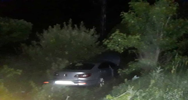 Lastiğe çarpan otomobil tarlaya uçtu: 7 yaralı