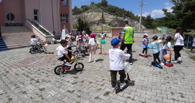 Minikler Dünya Bisiklet Günü’nü coşkuyla kutladı