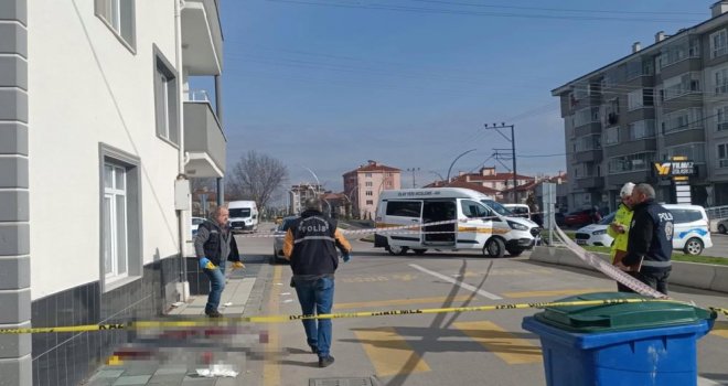 Önce kız arkadaşını öldürdü, sonra intihar etti.....