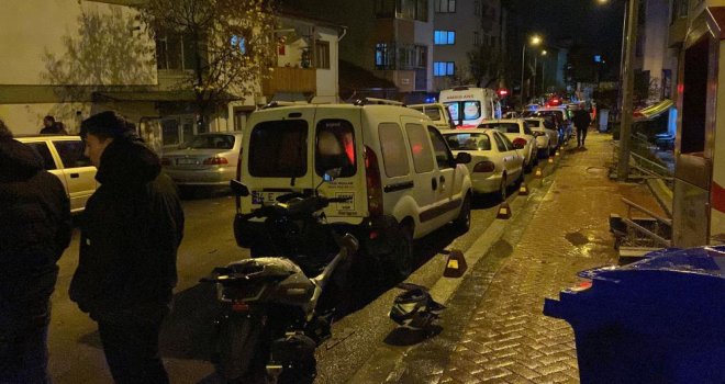 Otomobil ters yönden gelen motosikletle çarpıştı: 2 yaralı...