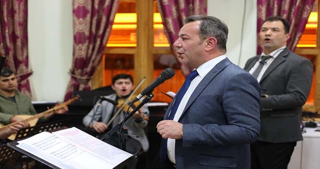 ÖZCAN SÖYLEDİĞİ ŞARKILARLA BÜYÜK BEĞENİ TOPLADI