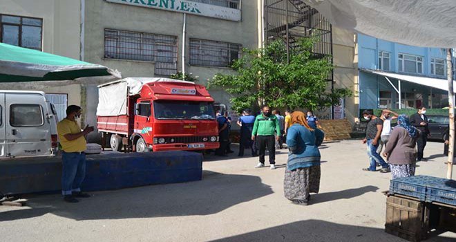 Pazarcı kadın, ‘Hırsızlık mı yapalım’ diyerek isyan etti