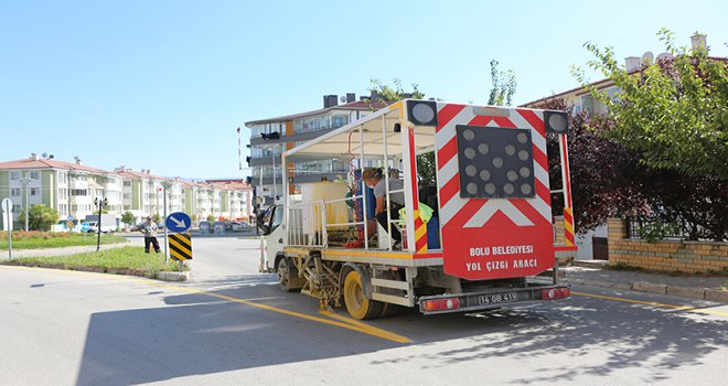 Şehir içi ulaşım ağı yenilenen yol çizgileri ile artık daha güvenli