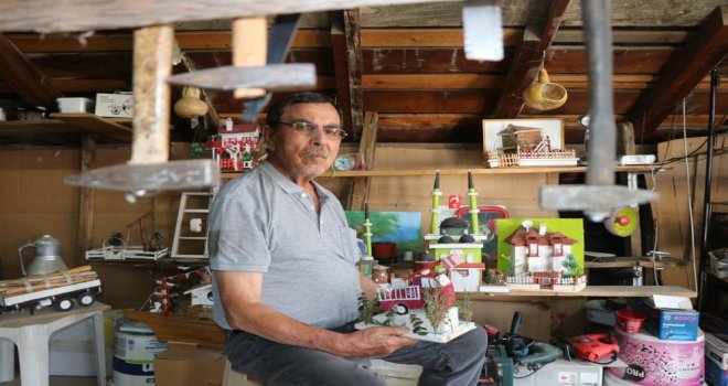 Sokaktan topladıklarıyla 150 eserlik hayal dünyası kurdu