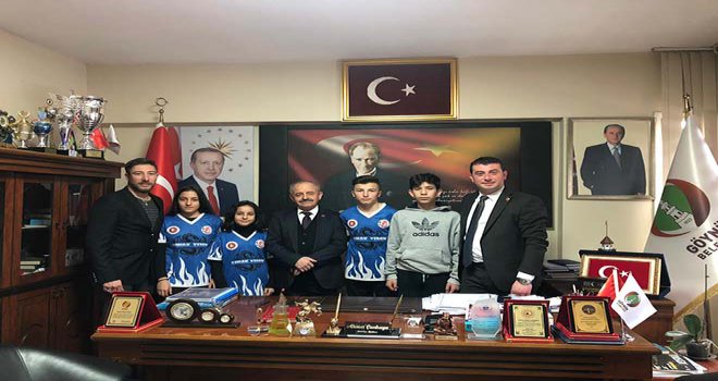 Sporcularımız bir kez daha göğsümüzü kabarttı