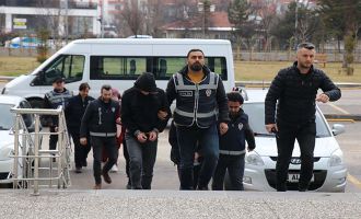 161 adet kalorifer peteği çalan 5 hırsız adliyeye sevk edildi