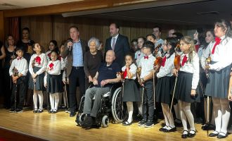AHMET AMCA’NIN GÖZYAŞLARI  ‘Arkadaşım Keman Orkestrası’ Bolulu büyük hayırseverler için İstanbul’da çaldı 
