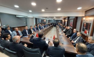 AK Parti’de demokrasi şöleni ; 40 belediye başkan aday adayı yekvücut 