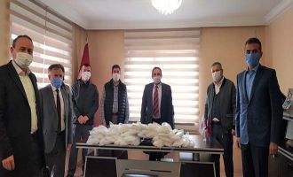 AK Parti’den Lokanta ve Pastacılara 3 bin maske desteği