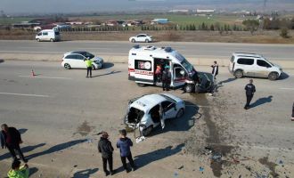 Ankara-Bolu Karayolunda kaza: 2'si ağır 5 yaralı