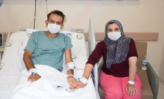 Annesinin böbreği ile yaşama yeniden bağlandı