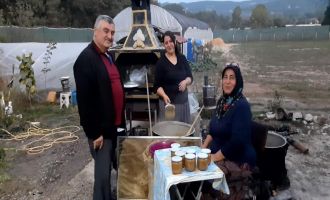 Arazisini çiftliğe dönüştürdü, şimdi siparişlere yetişemiyor