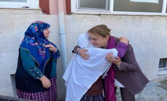 ARZU AYDIN’DAN BAŞ DÖNDÜREN TRAFİK 